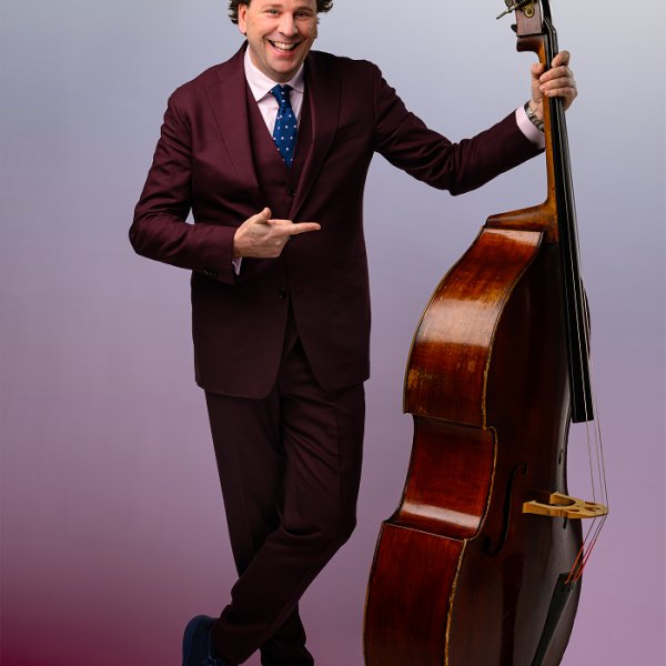Dominic Seldis met Favourites bij Rabo Theater De Meenthe in Steenwijk